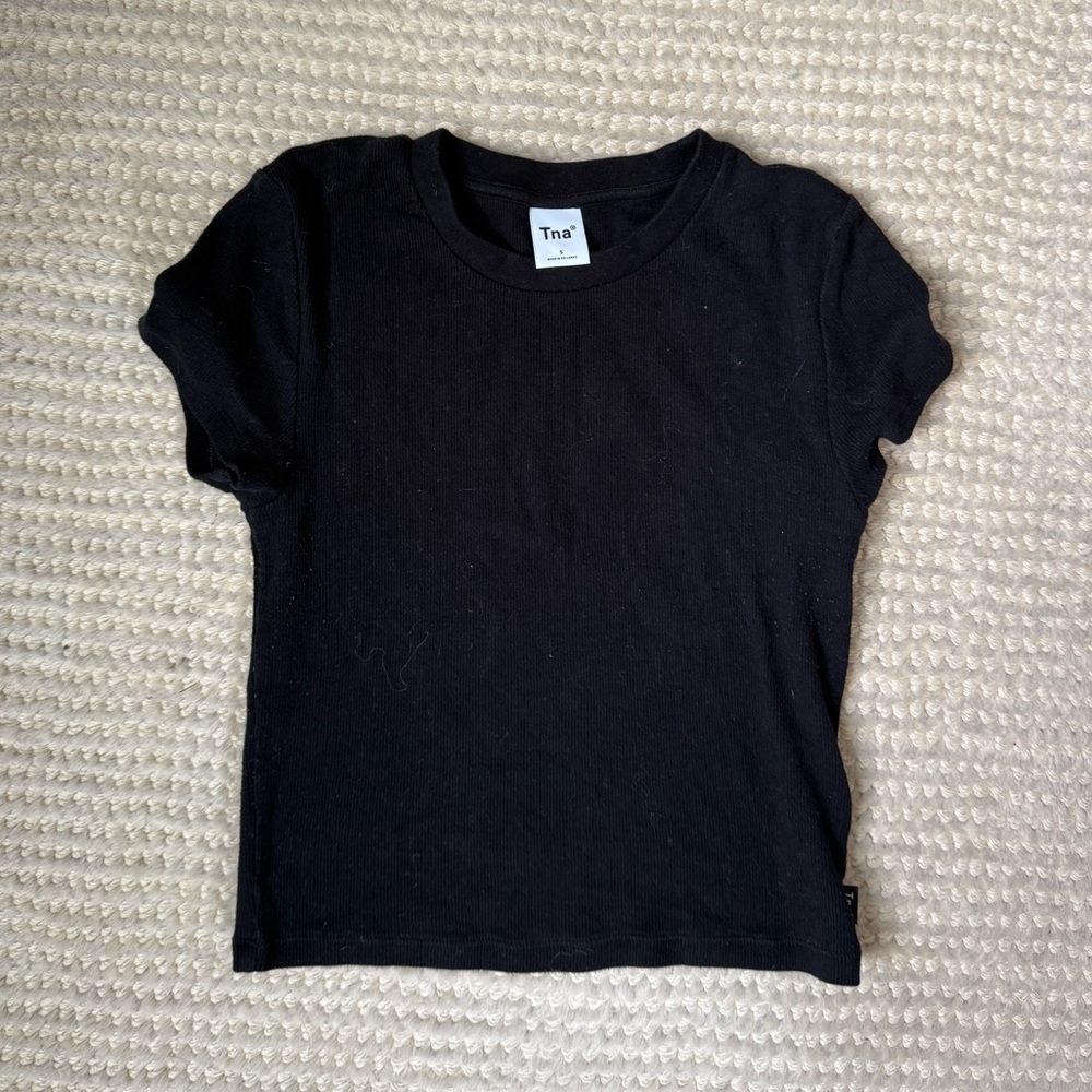 Aritzia TNA t shirt